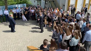 Молодёжь церкви “Спасение” поздравила Сергея Дмитриевича