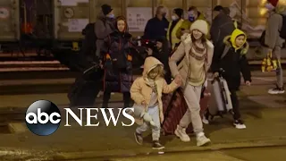 Nearly 1.3 million refugees now in Poland | ABCNL