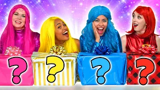 MYSTERY BOX CHALLENGE IN ONE COLOR WITH SUPER POPS! Totally TV Videos for Teens,
