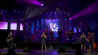 Crazy in Love HORNS MASHUP (The Champagne Orchestra LIVE at Epcot)