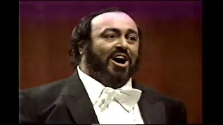 Luciano Pavarotti- Recondita Armonia (Lincoln Center 1992)