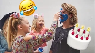 CAKE BATTLE FOOD FIGHT WITH JOJO SIWA!!!