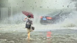 Thunderstorm with strong winds strikes China! Heavy rain in Shanghai