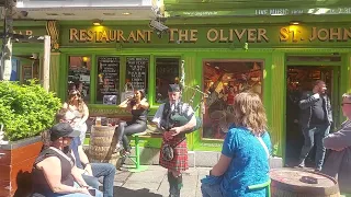 Bagpipes performance in Temple Bar