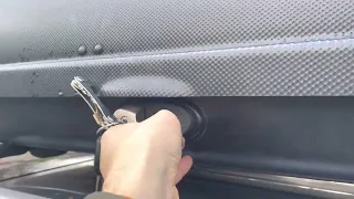 Yakima Skybox 16 - Handle Stuck