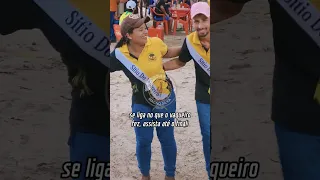 boi no chão mulher no colchão