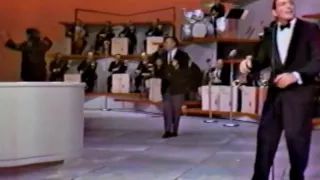 1960 - NBC - The S.A. Plymouth Show IN COLOR !!! - Tony Bennett Sings LIVE (4 / 4)