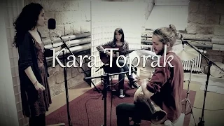 "Kara Toprak" (Aşık Veysel) performed by Julia Schüler, Evin Küçükali & Jakob Hegner