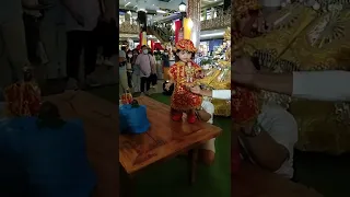 isang Bata na katulad  nang Santo niño  sa cebu city