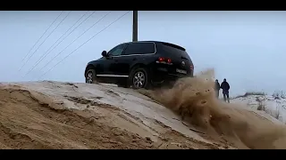 Touareg vs UAZ vs Pajero или где едет UAZ, там Touareg ...