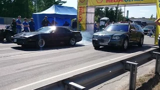 '05 Chrysler 300C 5.7 Hemi vs '88 Pontiac Firebird T/A GTA 1/8mile drag race