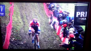 Wout van aert CRASH Namur