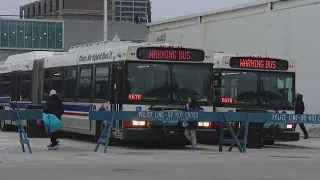 Chicago to use warming buses for migrants during impending winter storm