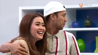 BERANI SENTUH ASET RAFFI AHMAD! Inilah 10 Momen Tangan Liar Artis Indonesia Saat Live Depan Kamera