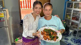 Family time is quality time. I miss mom's cooking.🍲🥰🙏