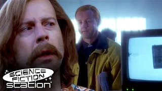 Stopping The Virus at the Airport (Final Scene) | 12 Monkeys (1995) | Science Fiction Station