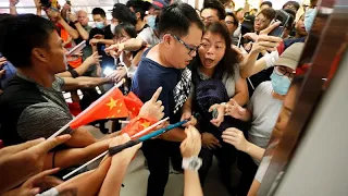 Rival groups clash in Hong Kong protests