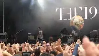 The 1975- "Chocolate" (720p) Live at Lollapalooza on 8-3-2014