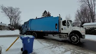 Freightliner Ricova Leach rl recycling truck in action