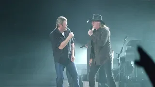 Blake Shelton, Trace Adkins "Hillbilly Bone" Jacksonville, FL 3/7/2019