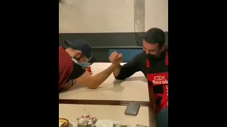 Khabib vs CZN Burak Arm Wrestling