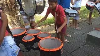 Pra ter talento não precisa ter tamanho. Ele arrasa mesmo!!!