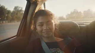 Euphoria  1x01 Rue comes back from the hospital