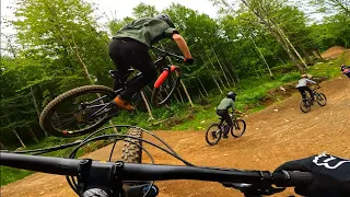 Ouverture de la Godzilla!! Des sauts en veux tu? En v'là!!  |  Vallée Bras-du-Nord