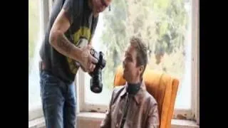 Jeremy Renner behind the scenes for Prestige