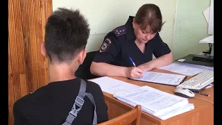 Полицейские Красноуральска вернули домой 13-летнего подростка, который решил погулять ночью