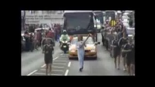 crazy fan tries to steal olympic torch