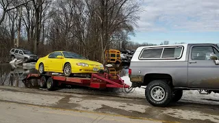 The right way to unload your rotted pos car off a trailer