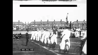 1898/99 - "Ladies cyclists pedaling in unison" - unidentified film