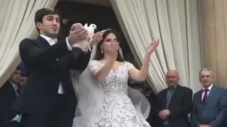 Невеста не растерялась