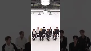 Stray kids doing aegyo- Stray Kids Japan TikTok live