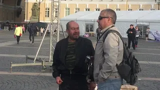 Street musician on Palace Square in St. Petersburg