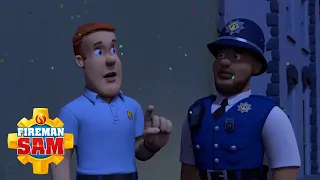 Sam and PC Malcom Tackle Fires at Night! | Fireman Sam Official | Cartoons for kids