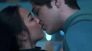 Zero Chill / Kiss Scene _ Sky & Mac (Jade Ma & Dakota Taylor)