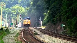 CSX Coal Train with a Friendly Engineer Charleston, WV [HD]