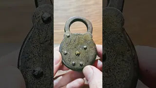 Vintage No. 34 "S̲A̲R̲G̲E̲N̲T̲" Six Lever Pad Lock