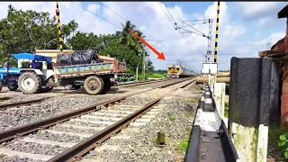 Dangerous ONHOL EMU Train Furious Moving Out At Railgate