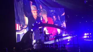 Israel from Krispy Kreme Joins Enrique Iglesias on Stage in El Paso