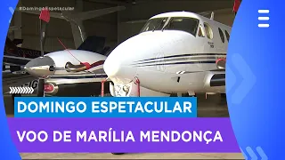 Imagens mostram esforço dos polícias para arrombar a porta do avião que levava Marília Mendonça