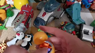Более 200 игрушек! Kinder surprise