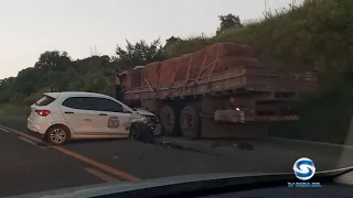 Acidente com veículo oficial de Minas na MG-184