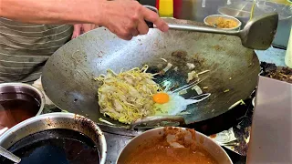Fried Kway Teow | SINGAPORE HAWKER FOOD