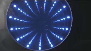 Infinity Mirror Illusion!