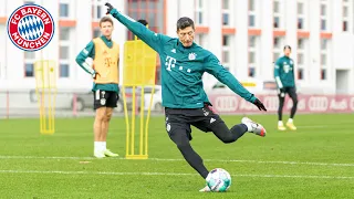 Crazy skills, funny nutmegs & awesome goals! Best of FC Bayern training