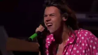 One direction- Drag me down, live at Apple music festival, 2015