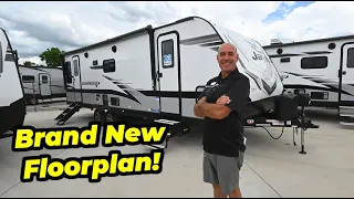 New Floorplan Perfect for Couples! | The 2022 Jayco Jay Feather 26RL